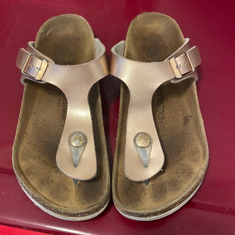 Birkenstock girls 32 rose gold sandals